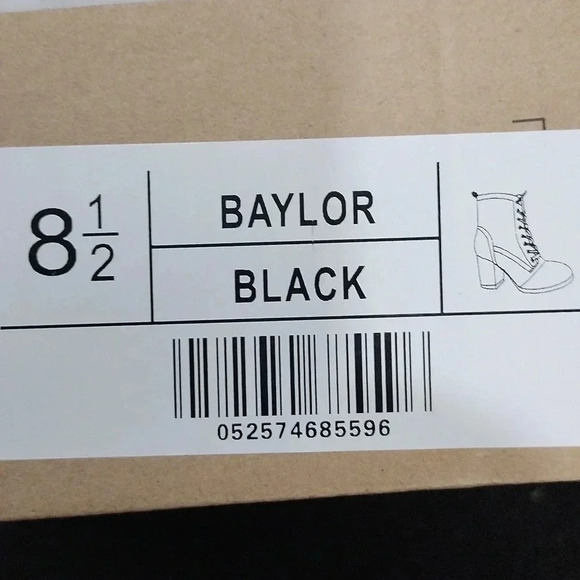 Journee Collection Women's Baylor Lace Up Bootie Size 8.5 Black - Picture 5 of 5